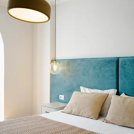 Square Luxury Penthouse * ティラナ