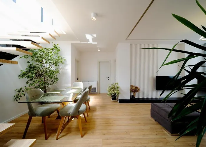 Square Luxury Penthouse Appartement Tirana