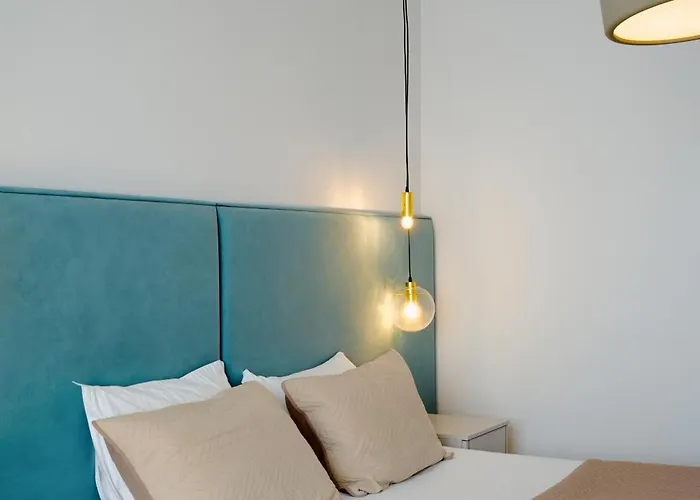 Square Luxury Penthouse アパート ティラナ