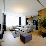 Square Luxury Penthouse Apartment *