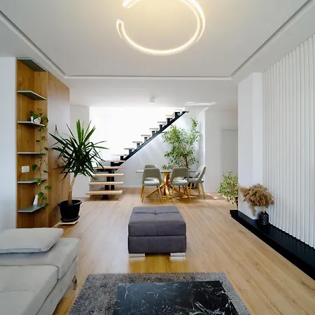 Square Luxury Penthouse Apartment