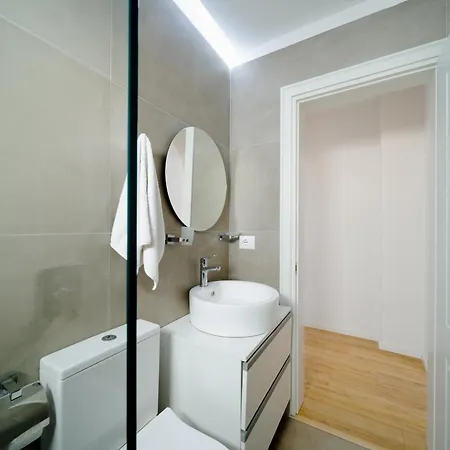 Square Luxury Penthouse Apartment *